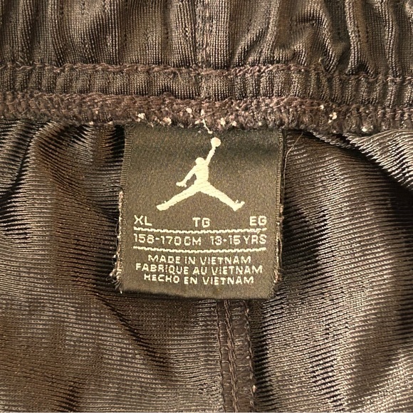 Jordan Black Basketball Shorts Youth Size XL 13-15yrs - Picture 3 of 4